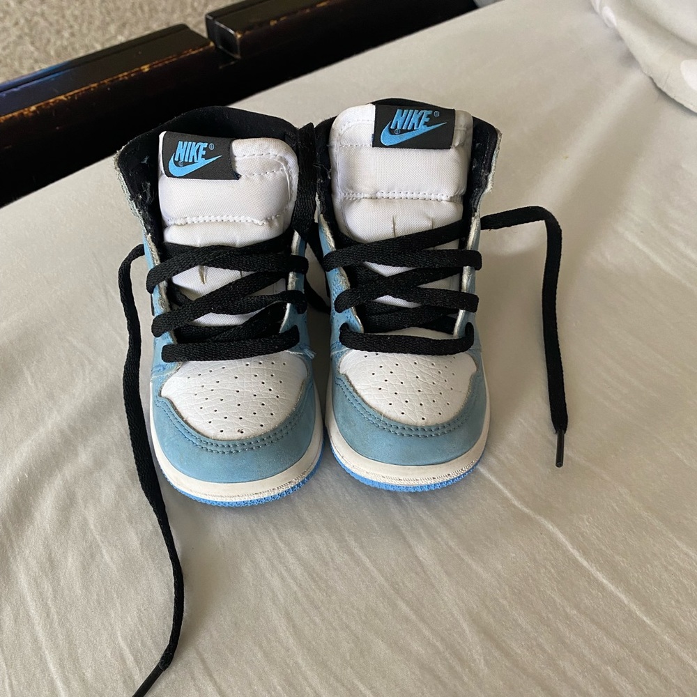 Toddler’s 7c Jordan 1’s